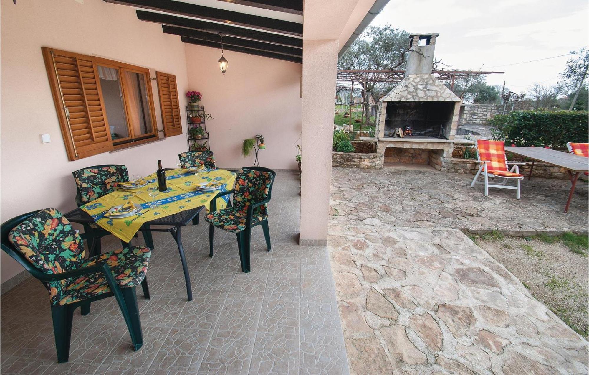 Lovely Apartment In Rovinj With Kitchen Exteriér fotografie
