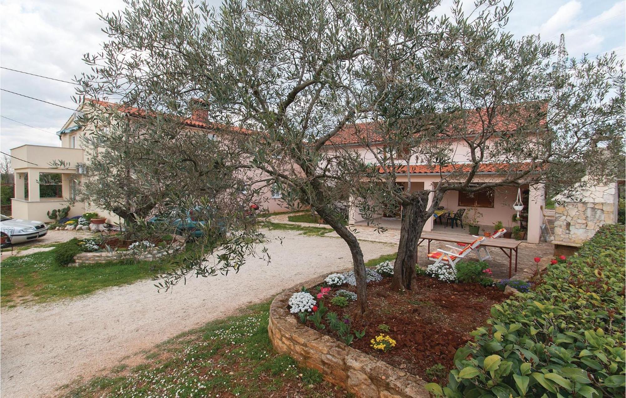 Lovely Apartment In Rovinj With Kitchen Exteriér fotografie